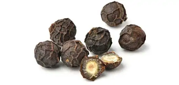 Cracked black pepper for dogs